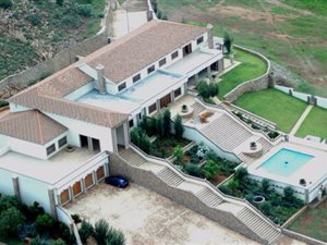 9 Bedroom House in Wilkoppies
