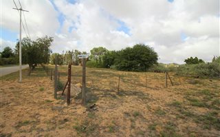 744 m² Land available in Redelinghuys