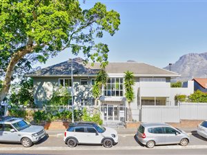 2 Bed Apartment in Tamboerskloof