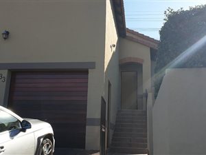 3 Bed Townhouse in Bloubosrand