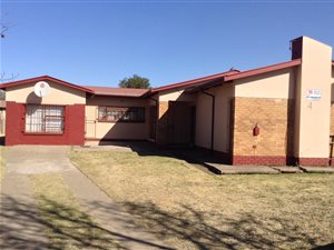 4 Bed House in Vanderbijlpark CE4