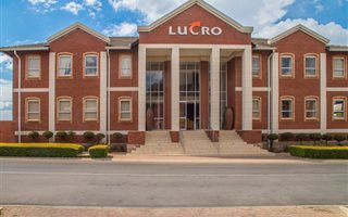 798 m² Commercial space in Fourways