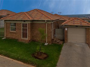 3 Bedroom House in Mnandi AH