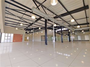 805 m² Commercial space in North Riding