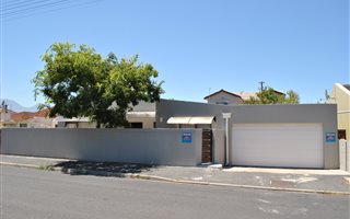 3 Bedroom House in Strand North