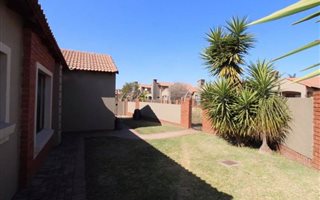 3 Bedroom Simplex in Eco Park
