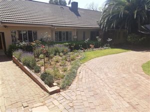 5 Bed Flat in Waterkloof