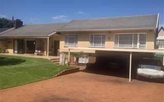4 Bedroom House in Dania park