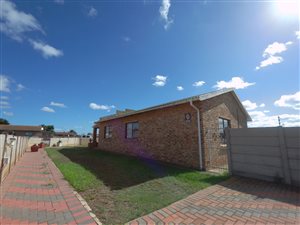 3 Bed House in Azalea Park