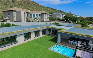 5 Bedroom House in Featherbrooke Estate