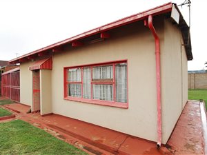 2 Bedroom House in Laudium