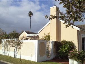 3 Bed House in Somerset West Central