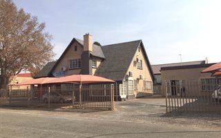 306 m² Office Space in Potchefstroom Central