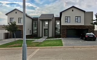 4 Bedroom House in Copperleaf