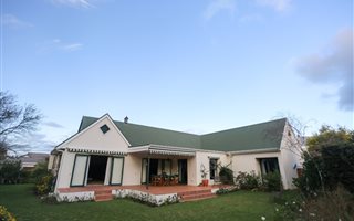 2 Bedroom House in Erinvale Estate