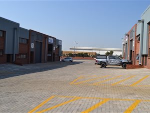 447 m² Industrial space in Glen Marais