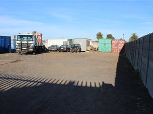 888 m² Land available in Athlone