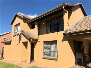 2 Bed Townhouse in Amorosa