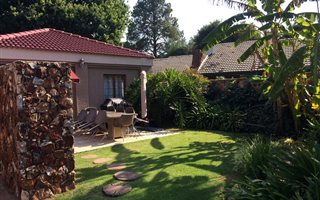 1 Bedroom Garden Cottage in Irene