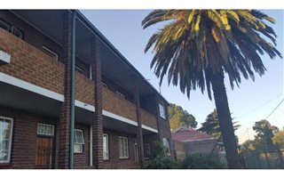 2 Bedroom House in Driehoek