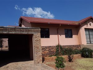 3 Bed House in Zakariyya Park