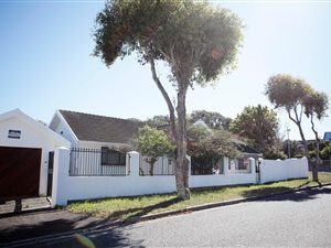 3 Bed House in Pinati