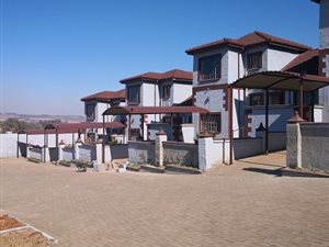 15 Bed House in Amiel Park