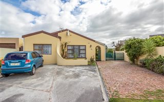 4 Bedroom House in Sanddrift