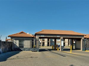 2 Bed Apartment in Van Dyk Park
