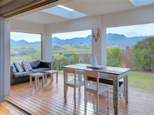4 Bed House in Kingswood Golf Estate