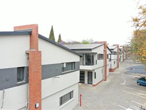 200 m² Office Space in Hallgate