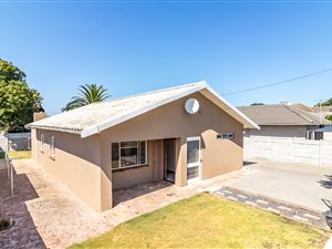 4 Bed House in Oakdale