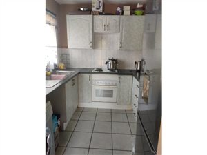 2 Bed Townhouse in Die Hoewes