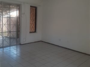 2 Bed Townhouse in Veld En Vlei
