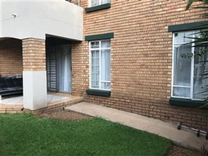 2 Bed Townhouse in Die Hoewes