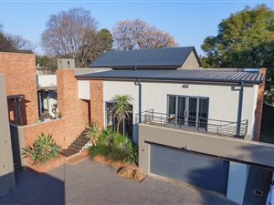 4 Bed Townhouse in Menlo Park