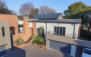 4 Bedroom Townhouse in Menlo Park