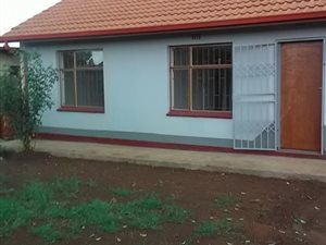 4 Bed House in Vosloorus