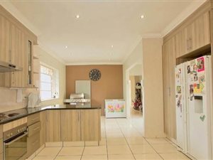 4 Bed House in Highlands North