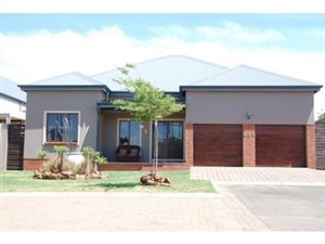 4 Bed House in Heritage Hill