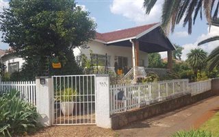 3 Bedroom House in Bezuidenhout Valley