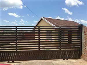 2 Bed House in Phuthaditjhaba