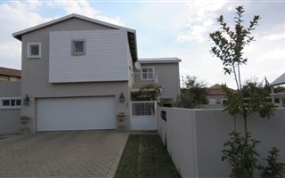 3 Bedroom House in The Meadows