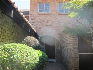 3 Bed Duplex in Morningside Manor
