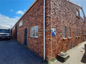 600 m² Commercial space in North End