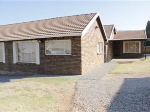 3 Bed House in Rooihuiskraal