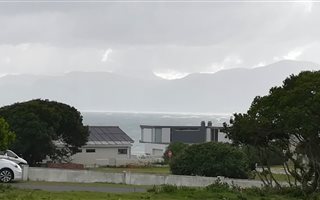 595 m² Land available in De Kelders