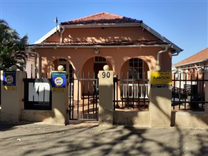 150 m² Office Space in Essenwood