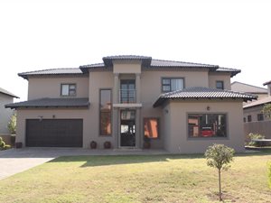 4 Bed House in Blue Valley Golf Estate