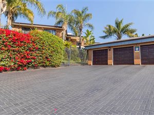 5 Bed House in Claudius